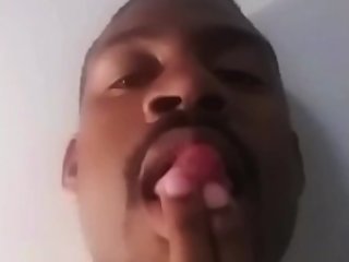 Big lip pucker/Mouth poses